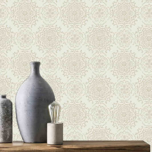 String Medallion Cream/Gold - 25027